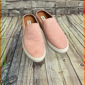Steve Madden slip on sneakers